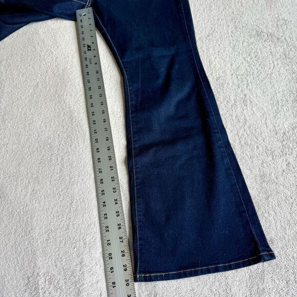 NWOT Levi’s Women’s 315 Shaping Bootcut Jeans - Picture 5 of 10